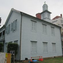 どの角度からも絵になる建物です