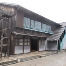 こちらはオランダ商館長の事務所・住居であった「カピタン部屋」