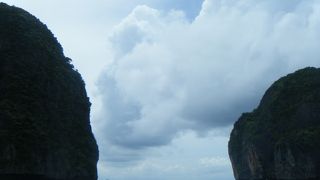 やっと来れた！ザ・ビーチでディカプリオがサメと戦ったビーチ