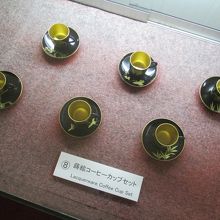 高級そうな「蒔絵コーヒーカップセット」