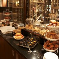 豪華な朝食ビュッフェ