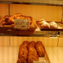 ヘルシーなパンがそろっています。