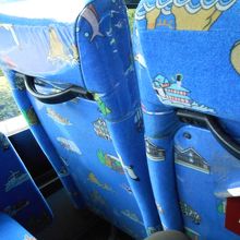 CANバスの車内は、シートもカワイイイラスト入り♪