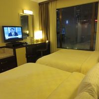 窓ガラスが汚れていて夜景がきれいに写りません