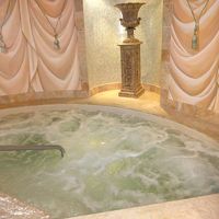 サウナのジャグジー