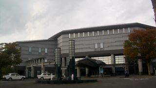 国際会議場として利用されています。