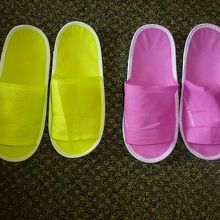 頂いたスリッパ。ワイキキのホテルで大活躍