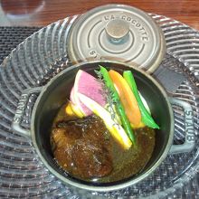 黒毛和牛のワイン煮込み