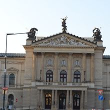 国立歌劇場