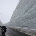 圧巻の雪の壁