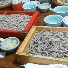 長崎からのお客様。ボリュームとおそばの太さにびっくり。