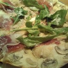 生ハムのピッツァ