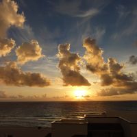 毎朝、カリブ海に昇る朝陽に感動