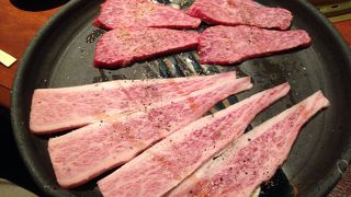 すごい刺しの入ったお肉