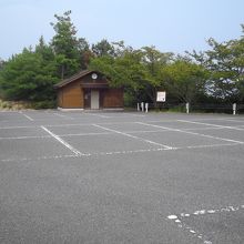 広い駐車場