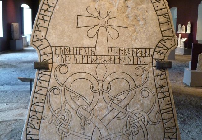 展示された絵画石碑が興味深い博物館