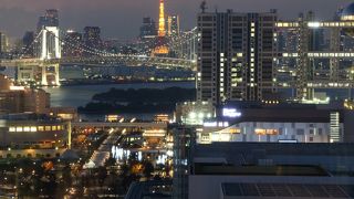 テレコムセンター展望台　：　夜景が最高の穴場スポット。高所からお台場、東京ベイエリアの眺めが楽しめます。