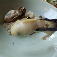 カキめしの牡蠣。ぶりぶり