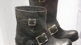 表参道ヒルズのジミーチュウ