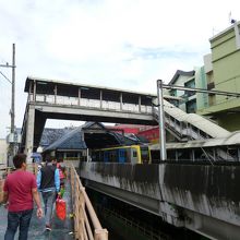 乗換は少し面倒