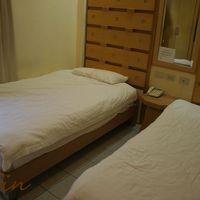 古く狭く値段なり