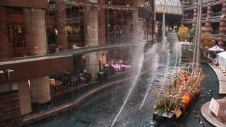 キャナルシティ博多と六本木ヒルズを設計した人は同じなんですって～～