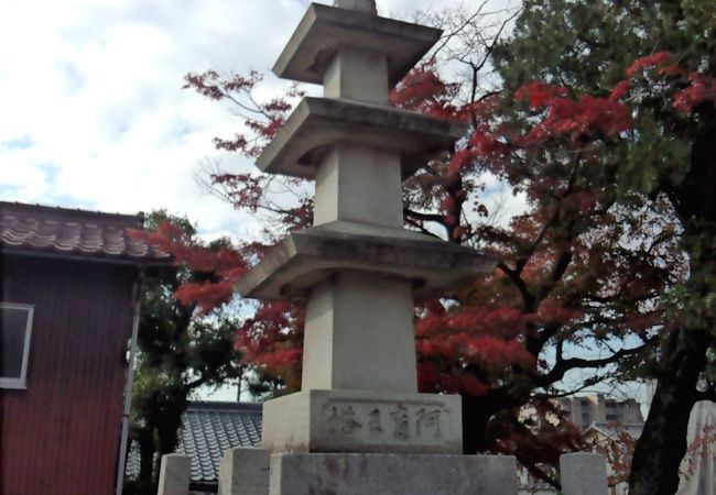 アショーカ王の仏塔が建つ東浦の寺院