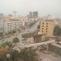 客室からの眺望。2000年当時はラクダやロバが歩いていたが。