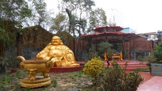 あまりベトナムっぽくない仏像