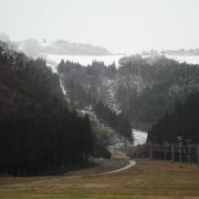 晩秋の立山山麓スキー場