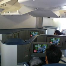 個室風で、160cmの私は足がしっかり伸ばせ、まだ余っていま