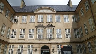 デンマーク最大のコレクションを誇る博物館なのに入場無料