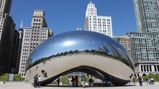 ビーンズのモニュメント