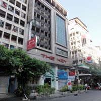 ザ・キー・スクムビットの全景。この裏手に入り口があります