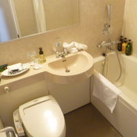 新しくきれいな水回りでした