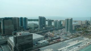 湖とは思えないほど広大