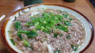 「肉吸い」のお店。初心者は「肉うどん」をどうぞ。