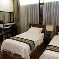 バスルーム側から客室（Superior）を見る