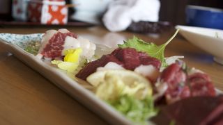 リーズナブルに馬刺が食べれます！