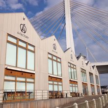 ベイブリッジがバックに映える