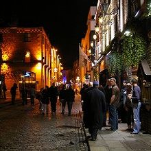 夜も賑わってました