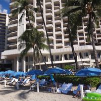 モアナサーフ前はプライベートエリアです（有料）