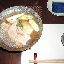 もち豚のお茶しゃぶ鍋　スープは飲み干すほど美味しい