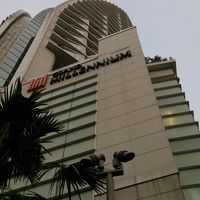 ホテルを下から見た状態