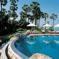 プールもなかなかきれい