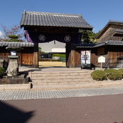 芝生のきれいな公園です