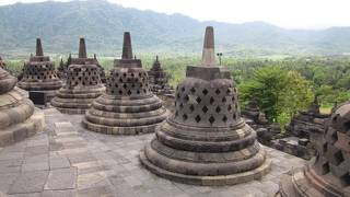 ボロブドゥール寺院遺跡群