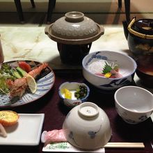 夕食です。詳しくはお楽しみにして下さい。