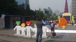 なんだか楽しそうだったこの写真は、清渓広場でした。