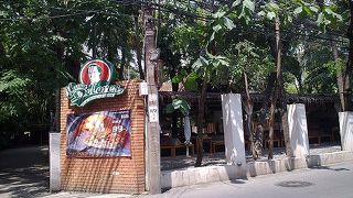 ガーデンでピザを食べる、お洒落な店が人気